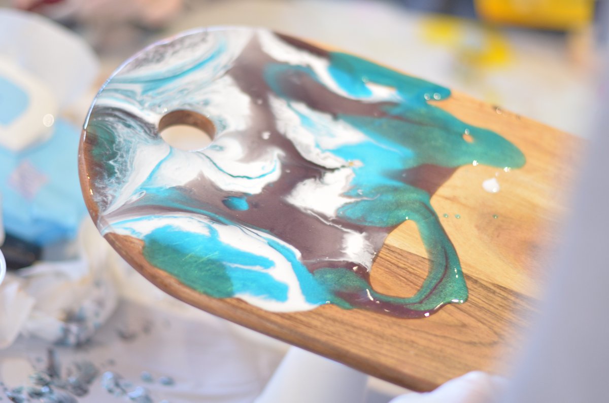 Luna & Co Designs Resin Serving board workshop at Alberts Line Gosford